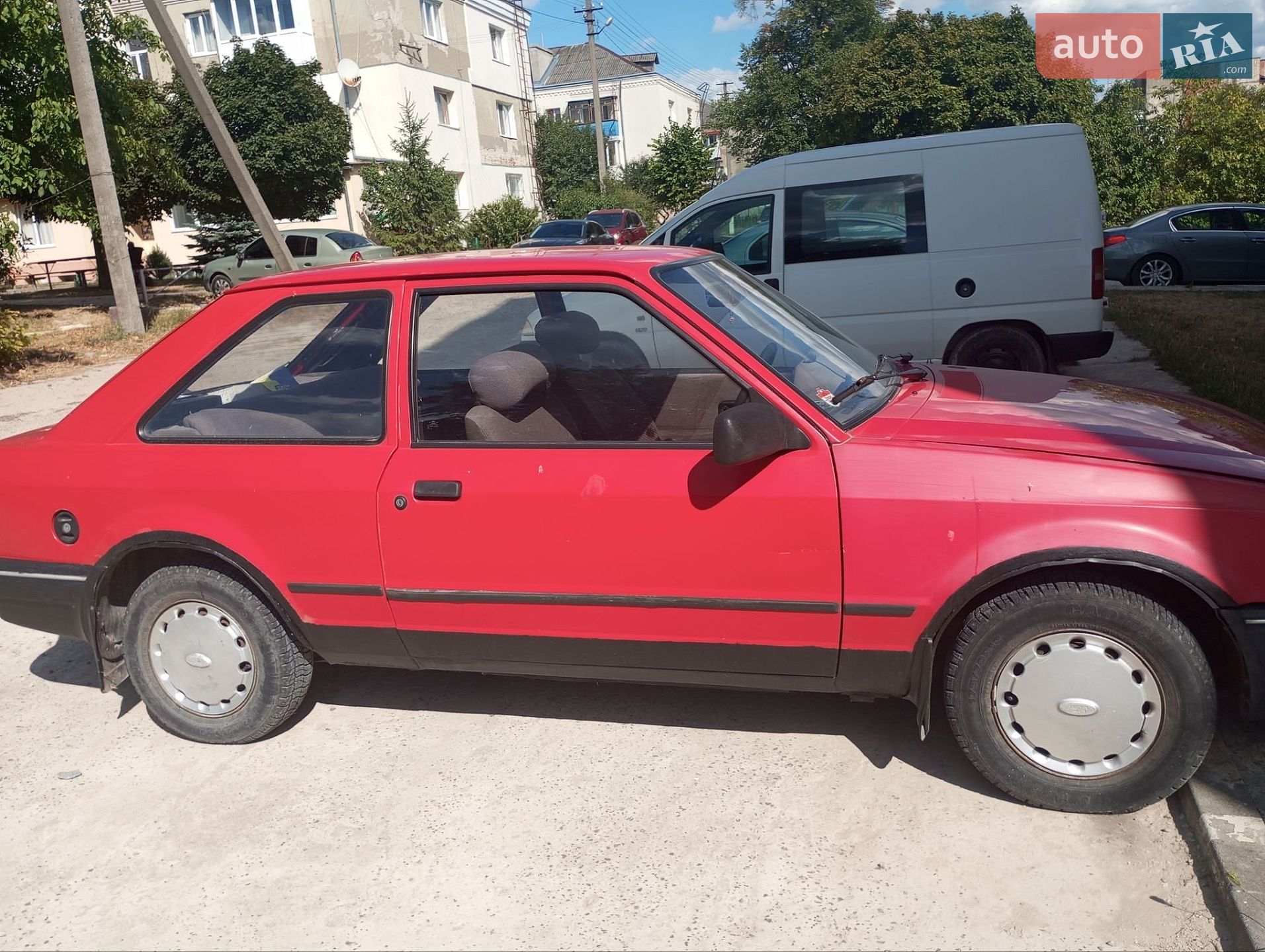 Ford Escort 1986 VIN WF0BXXGCABGB33319 фото оголошення 2 з 6