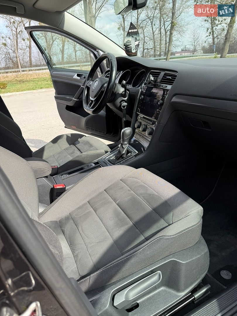 Volkswagen Golf 2017 VIN WVWZZZAUZJP546176 фото оголошення 10 з 16