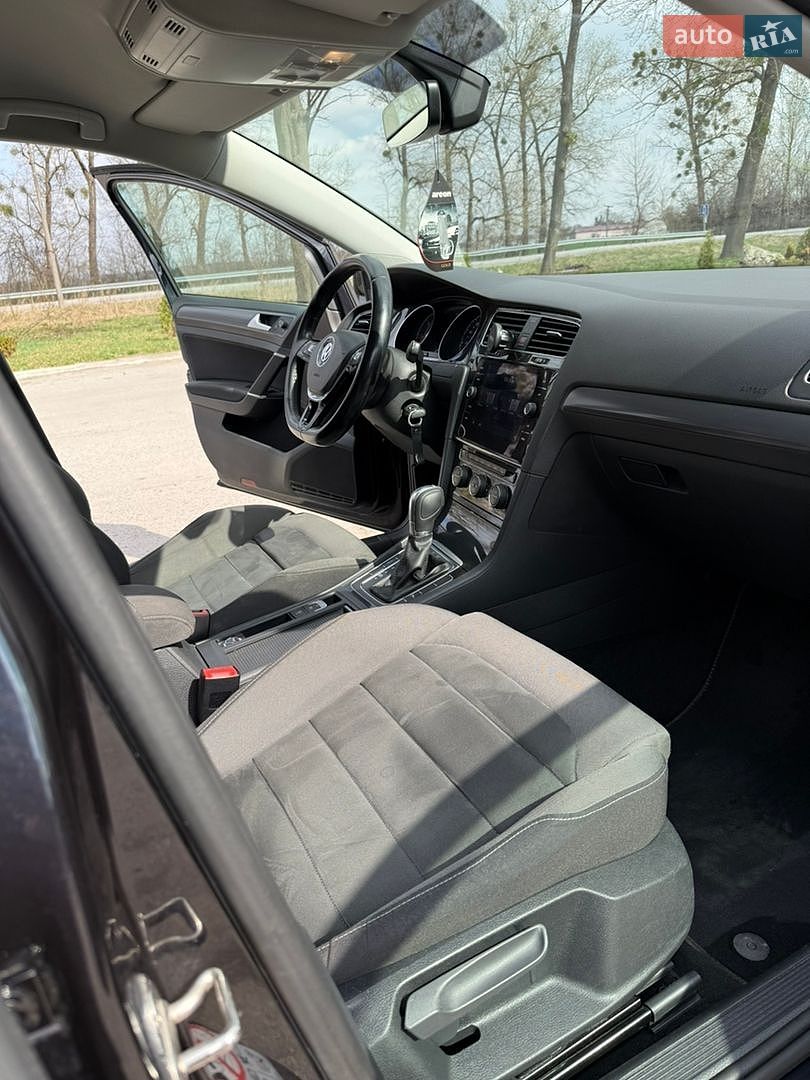Volkswagen Golf 2017 VIN WVWZZZAUZJP546176 фото оголошення 11 з 16