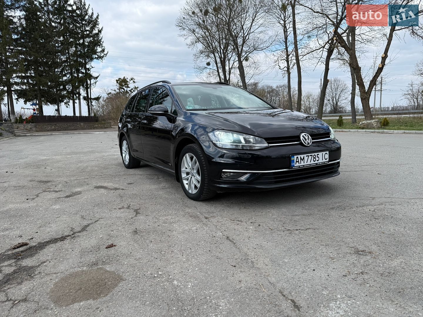 Volkswagen Golf 2017 VIN WVWZZZAUZJP546176 фото оголошення 2 з 16