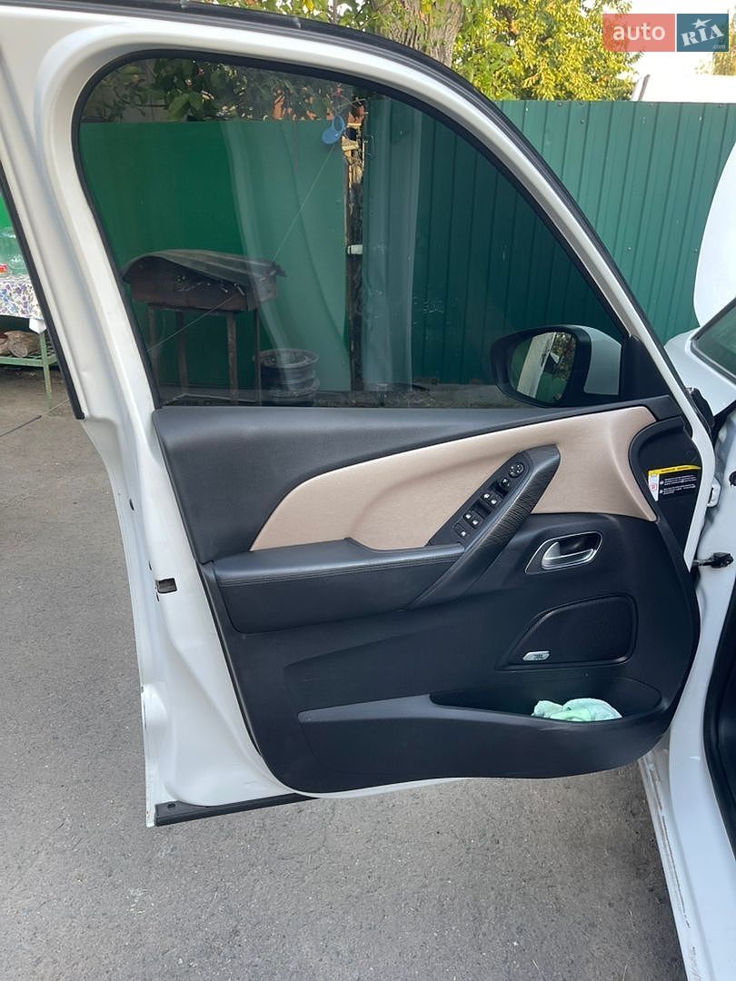 Citroen C4 Picasso 2014 VIN VF73D9HC8EJ564313 фото оголошення 6 з 13
