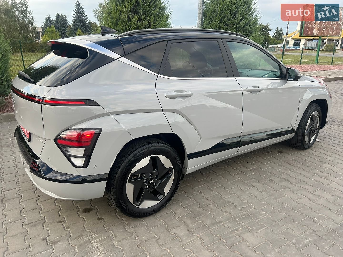 Hyundai Kona 2023 VIN KM8HE3A6XRU007287 фото оголошення 3 з 34