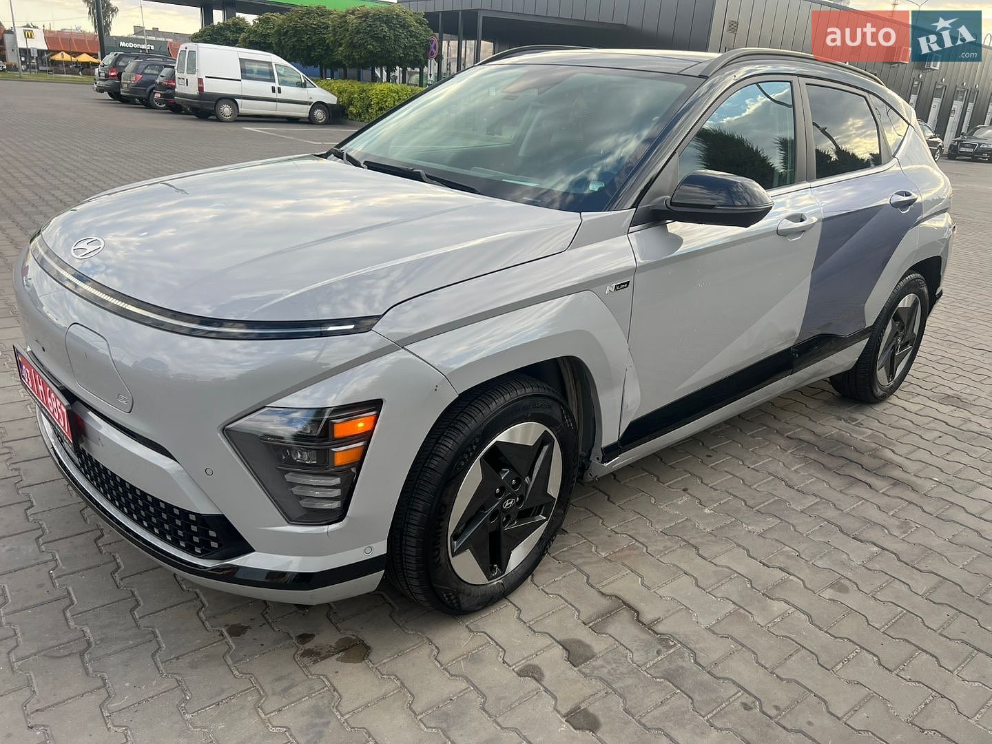 Hyundai Kona 2023 VIN KM8HE3A6XRU007287 фото оголошення 5 з 34