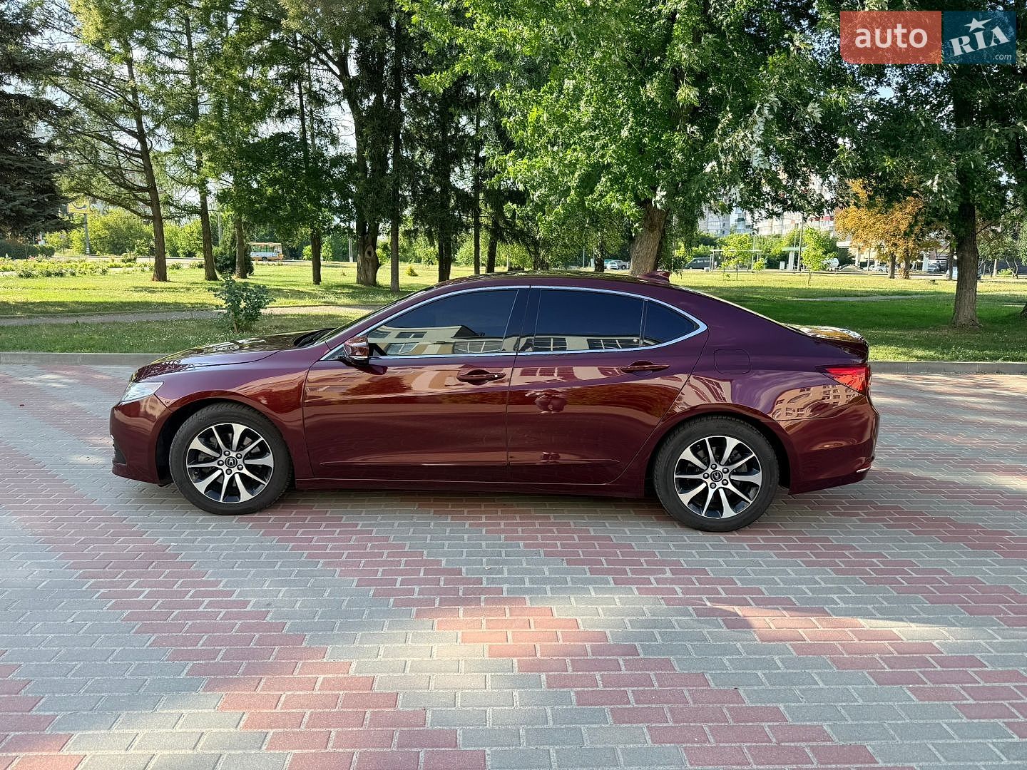 Acura TLX 2015 VIN 19UUB1F50FA023187 фото оголошення 2 з 13