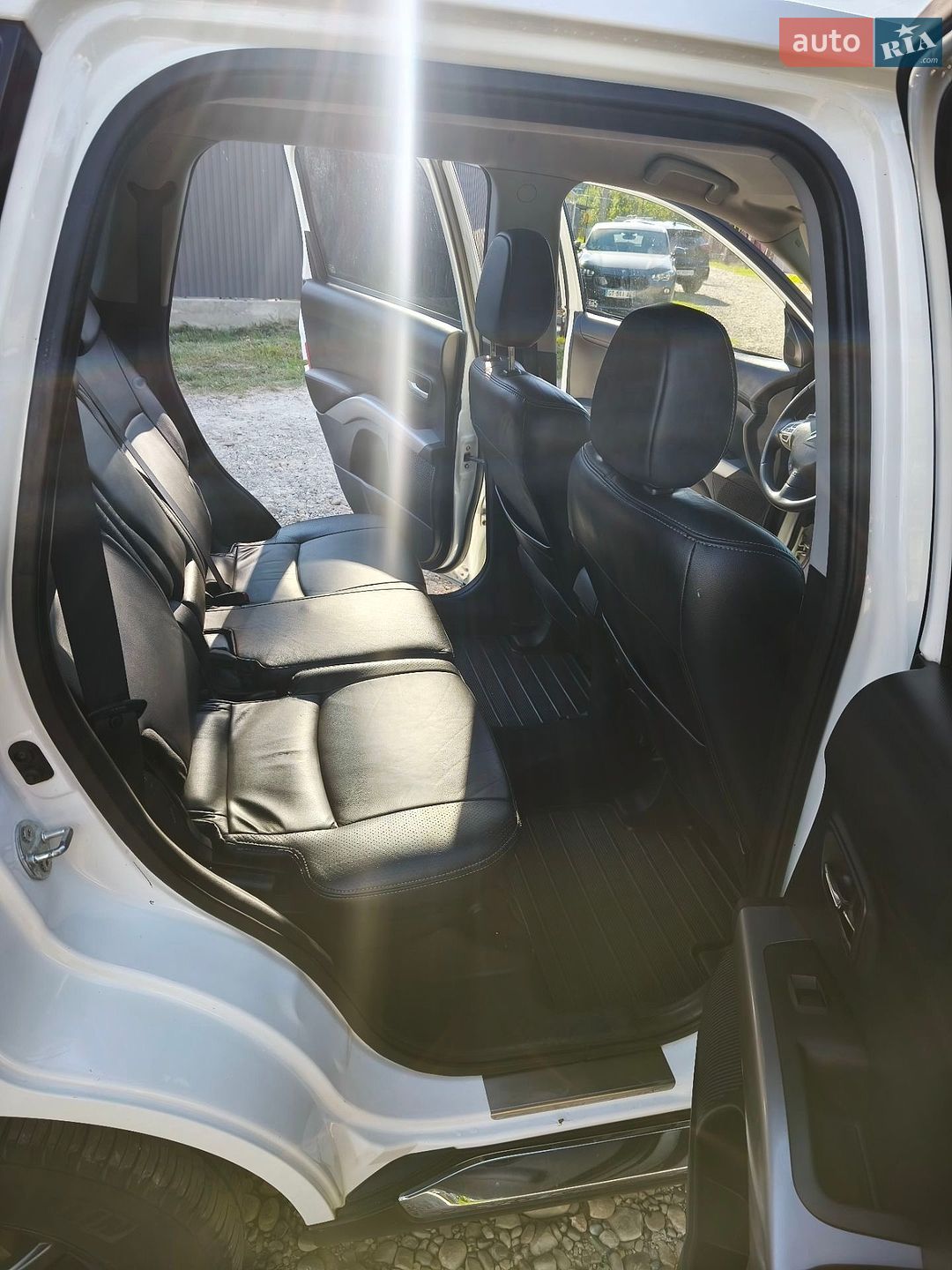 Citroen C-Crosser 2010 VIN VF7VV4HNHAZ905792 фото оголошення 23 з 43