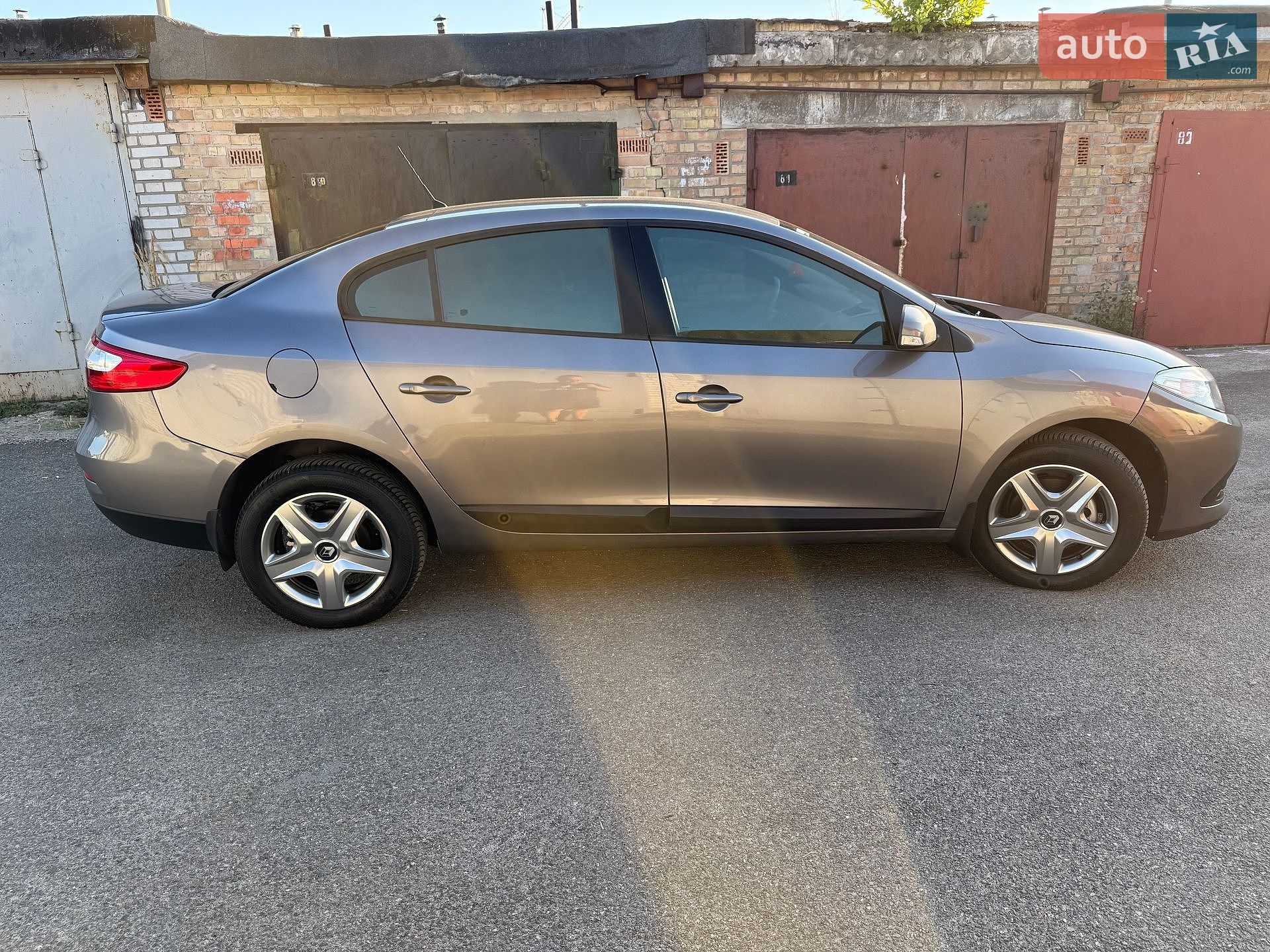 Renault Fluence 2016 VIN VF1LZLF0654880703 фото оголошення 11 з 36