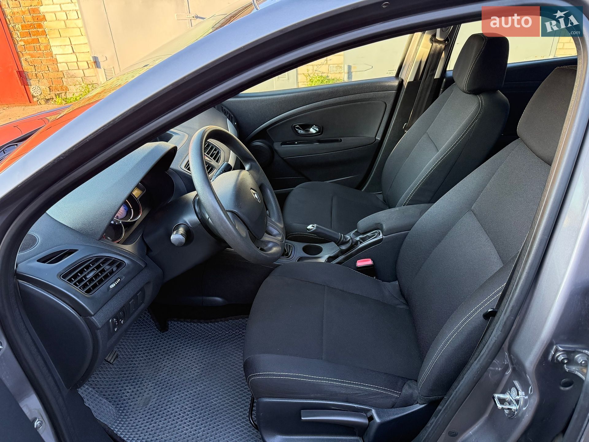 Renault Fluence 2016 VIN VF1LZLF0654880703 фото оголошення 19 з 36