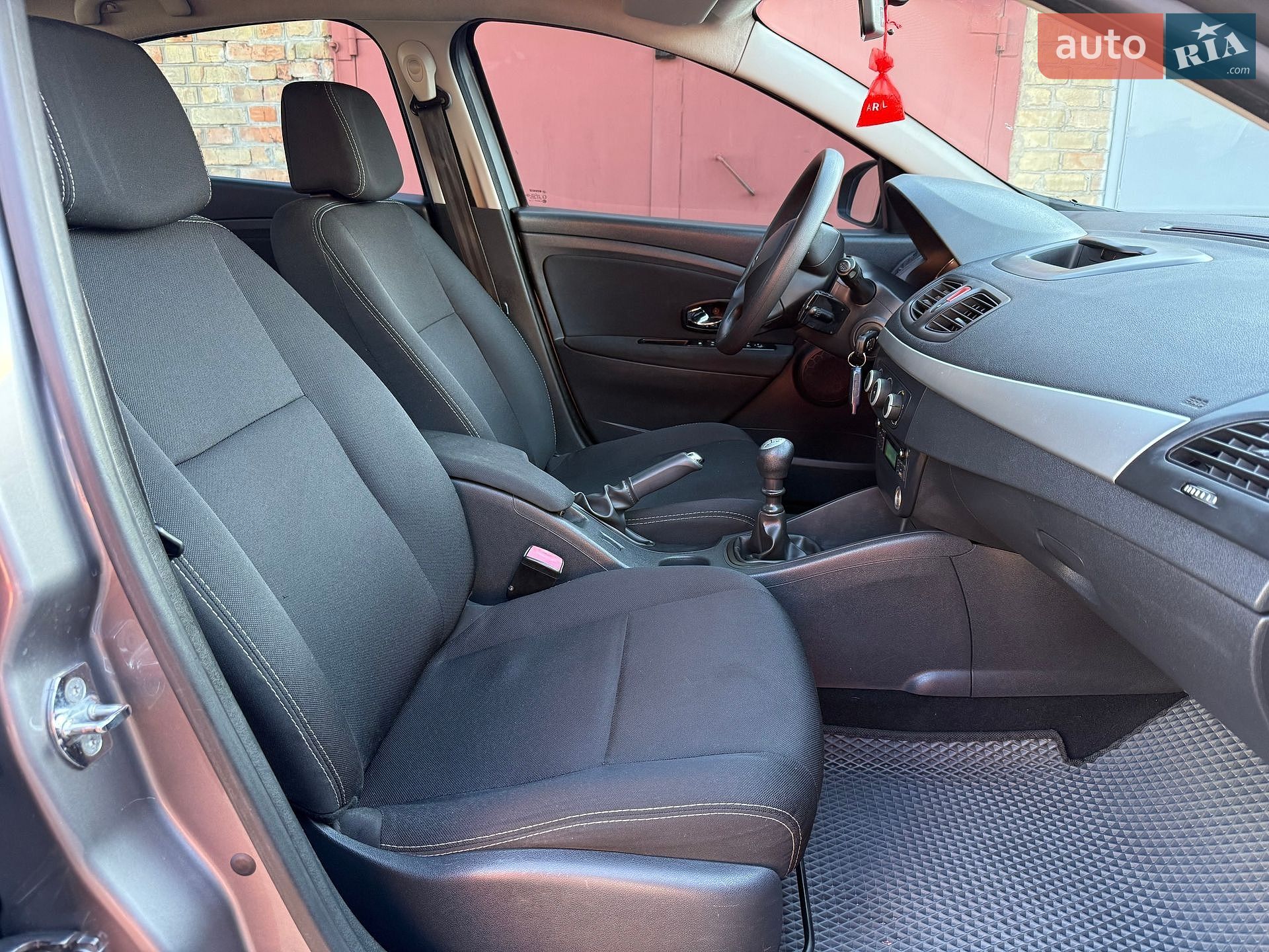 Renault Fluence 2016 VIN VF1LZLF0654880703 фото оголошення 28 з 36