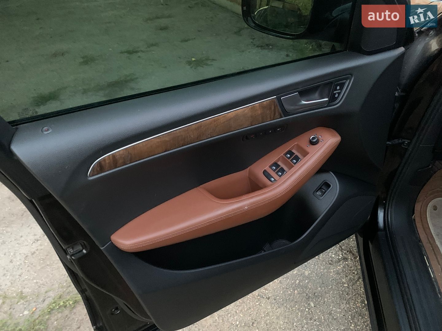 Audi Q5 2011 VIN WAUZZZ8R0BA091091 фото оголошення 19 з 32