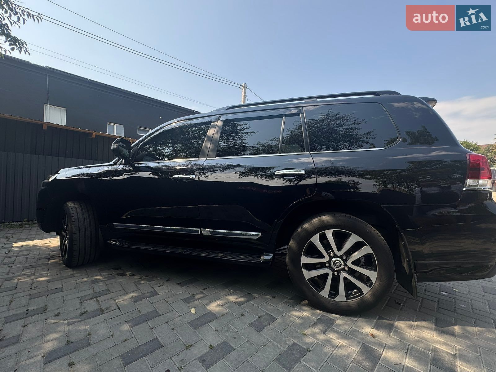 Toyota Land Cruiser 2018 VIN JTMCV02J204257335 фото оголошення 3 з 10