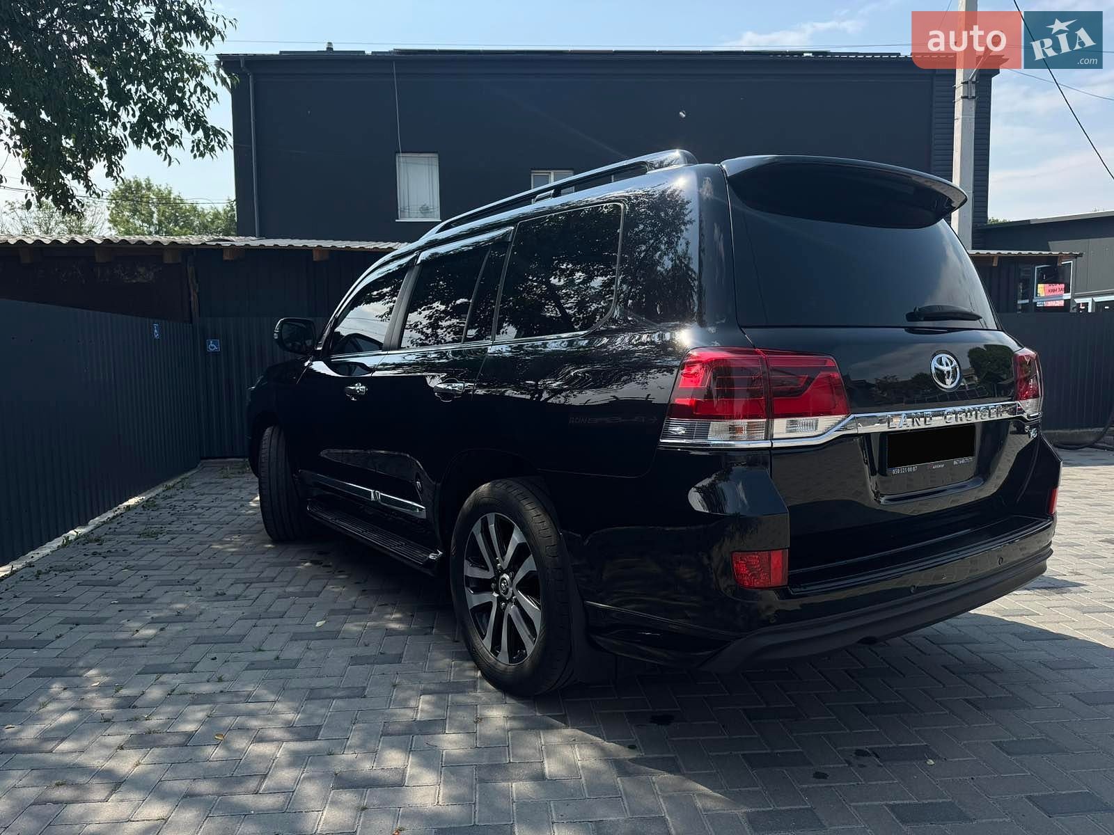 Toyota Land Cruiser 2018 VIN JTMCV02J204257335 фото оголошення 4 з 10