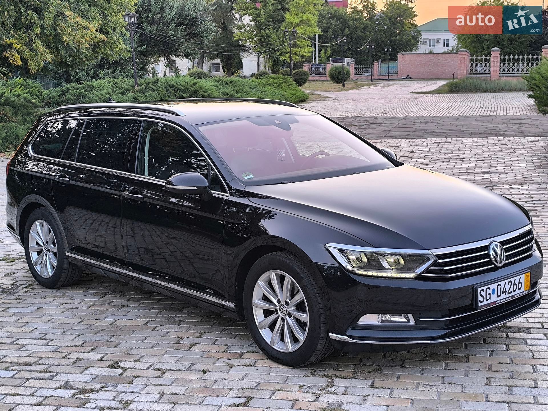 Volkswagen Passat 2019 VIN WVWZZZ3CZKE133630 фото оголошення 4 з 21