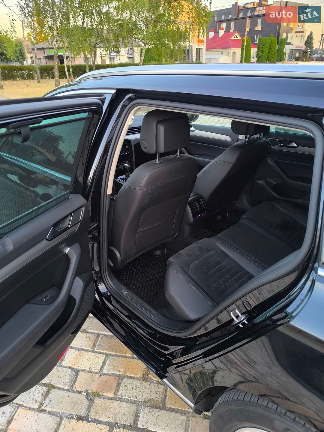 Volkswagen Passat 2019 VIN WVWZZZ3CZKE133630 фото оголошення 11 з 21