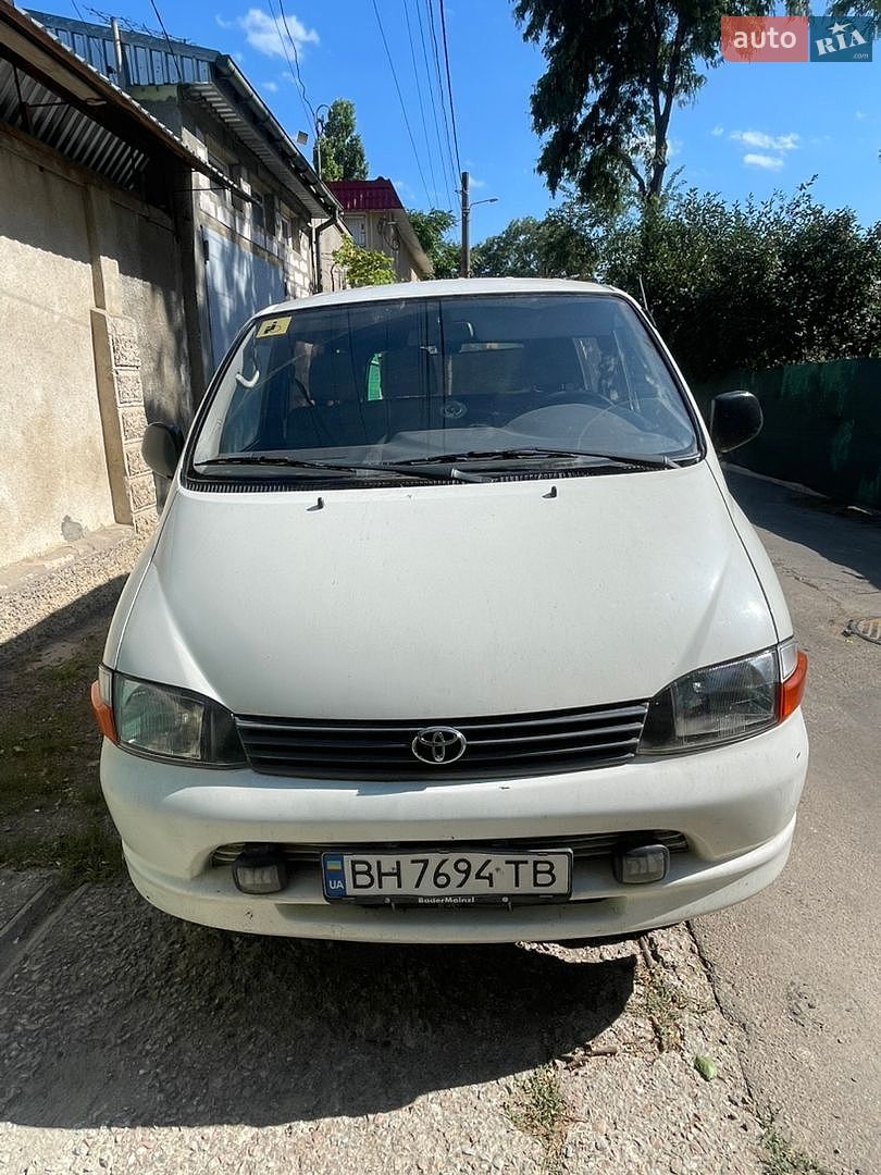 Toyota Hiace 2001 VIN JT121JK1100002262 фото оголошення 2 з 17