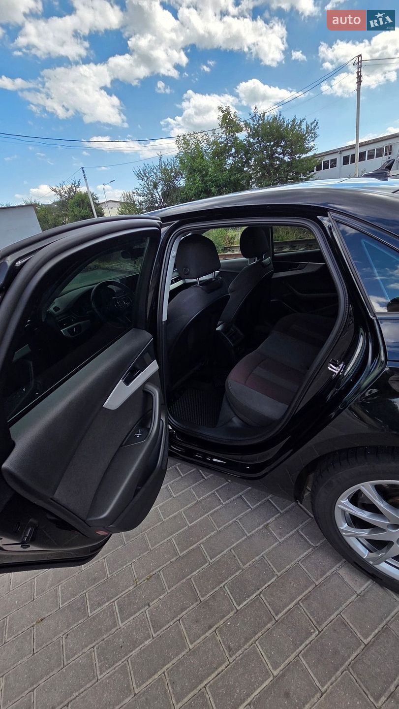 Audi A4 2017 VIN WAUZZZF48JA032098 фото оголошення 13 з 13