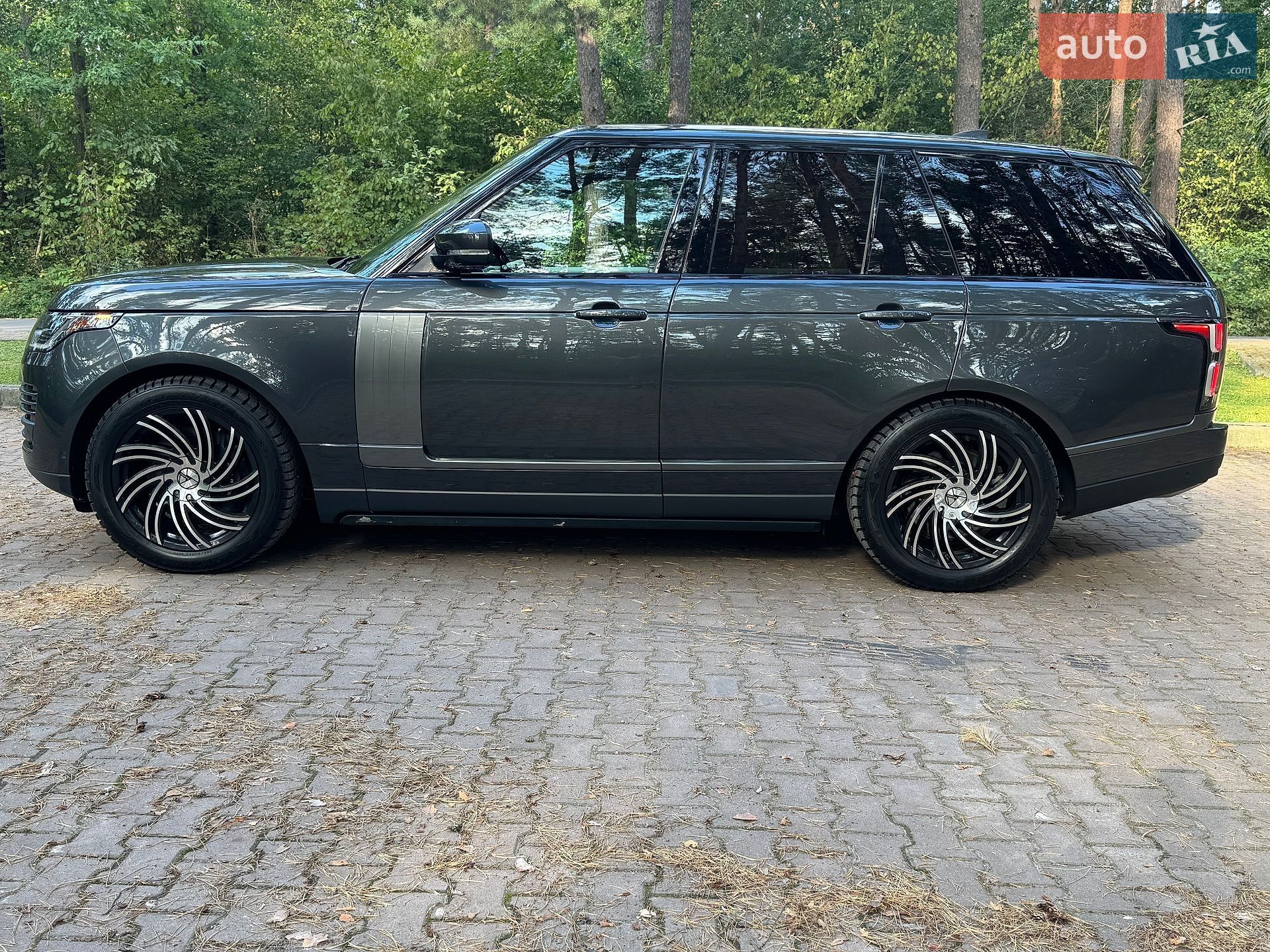Land Rover Range Rover 2019 VIN SALGS2SV0KA525708 фото оголошення 3 з 31