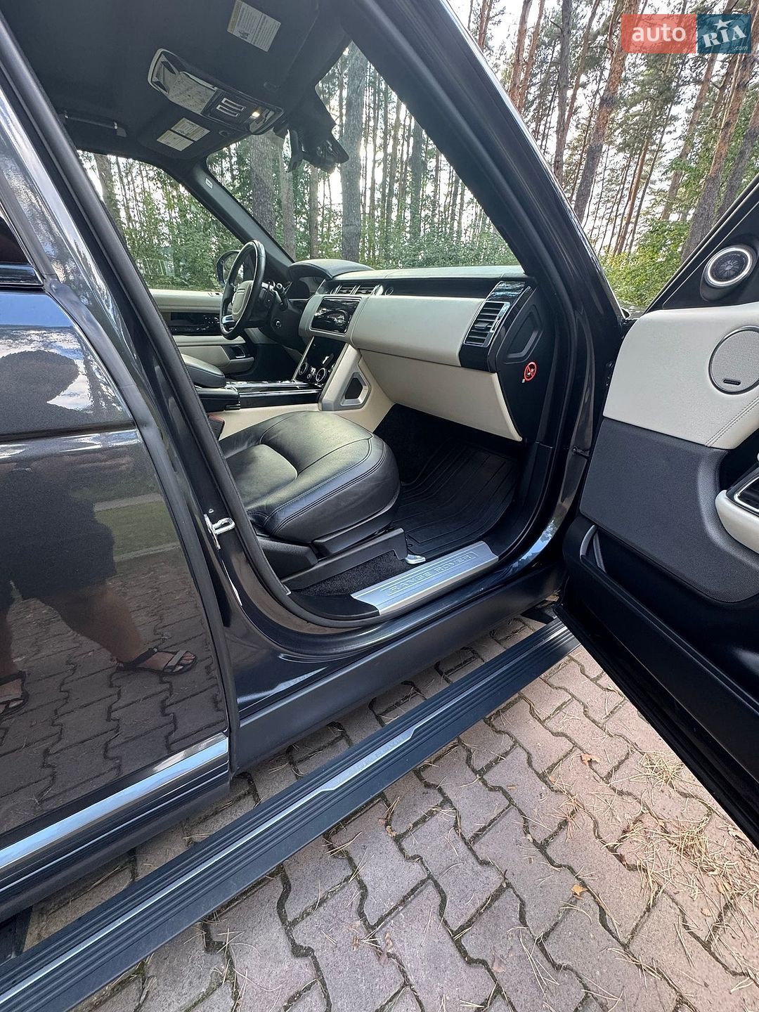 Land Rover Range Rover 2019 VIN SALGS2SV0KA525708 фото оголошення 11 з 31
