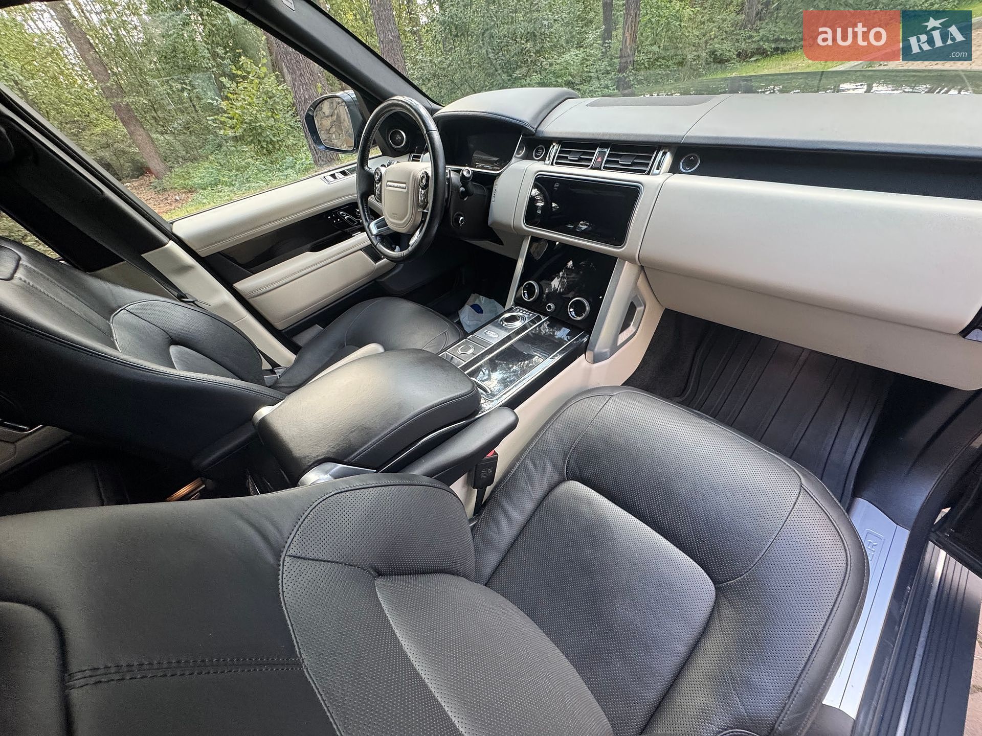 Land Rover Range Rover 2019 VIN SALGS2SV0KA525708 фото оголошення 12 з 31