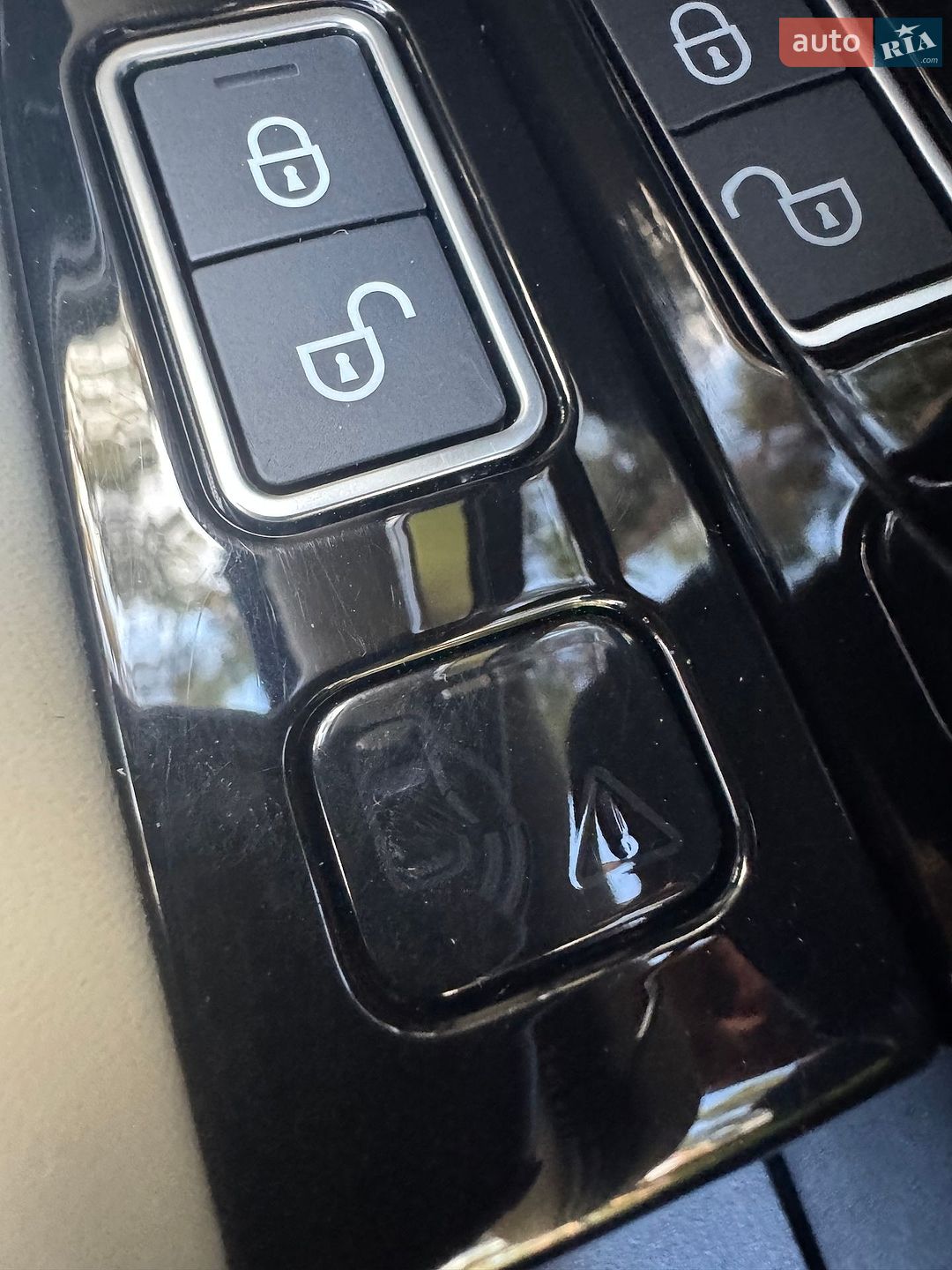 Land Rover Range Rover 2019 VIN SALGS2SV0KA525708 фото оголошення 13 з 31