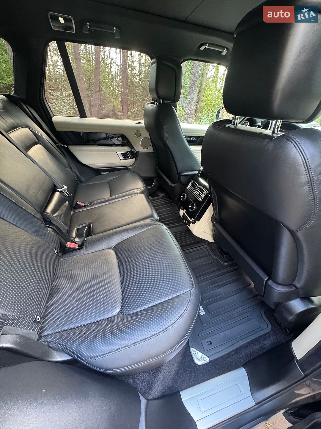 Land Rover Range Rover 2019 VIN SALGS2SV0KA525708 фото оголошення 14 з 31