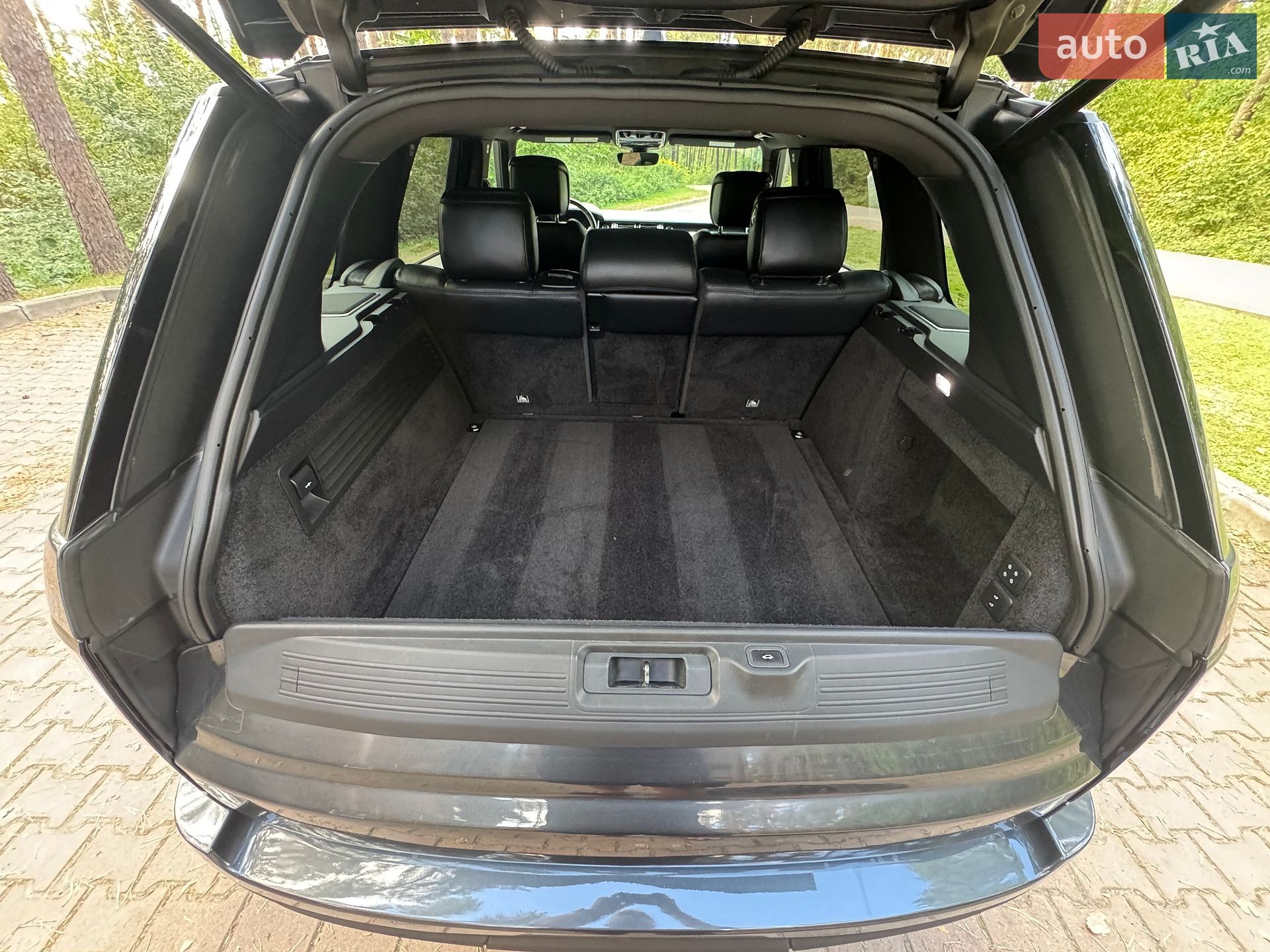 Land Rover Range Rover 2019 VIN SALGS2SV0KA525708 фото оголошення 18 з 31
