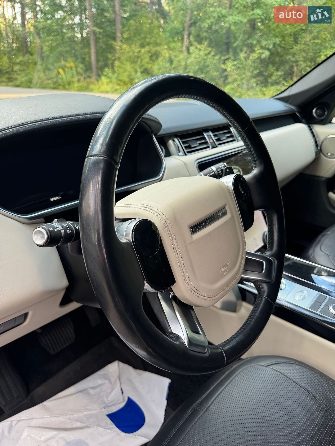 Land Rover Range Rover 2019 VIN SALGS2SV0KA525708 фото оголошення 22 з 31