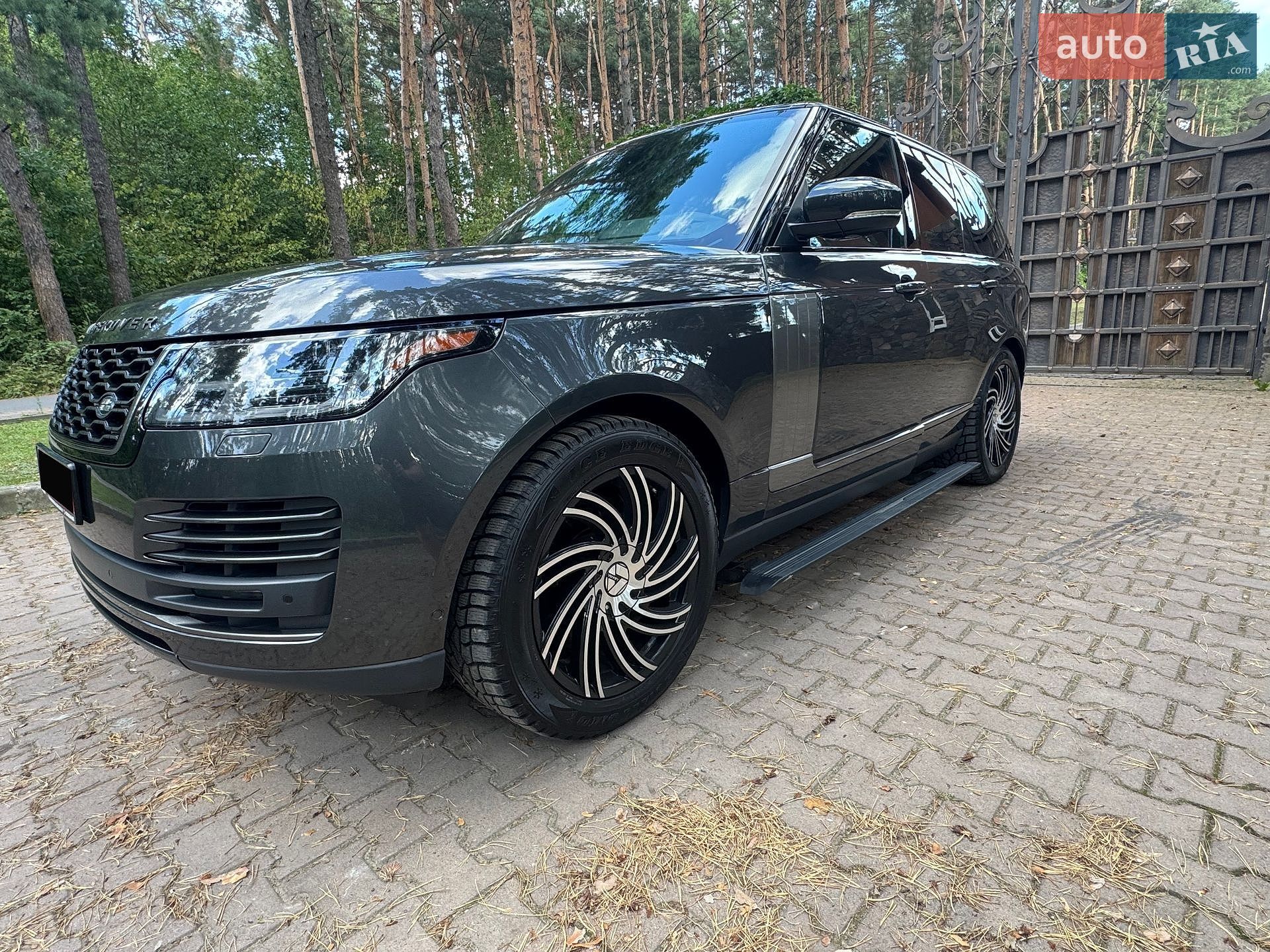 Land Rover Range Rover 2019 VIN SALGS2SV0KA525708 фото оголошення 5 з 31