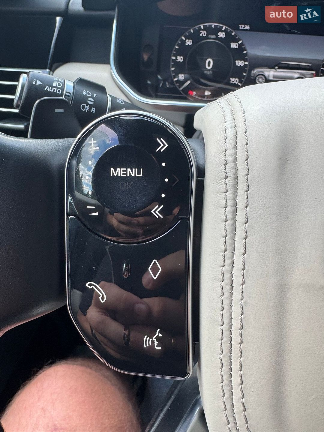 Land Rover Range Rover 2019 VIN SALGS2SV0KA525708 фото оголошення 30 з 31
