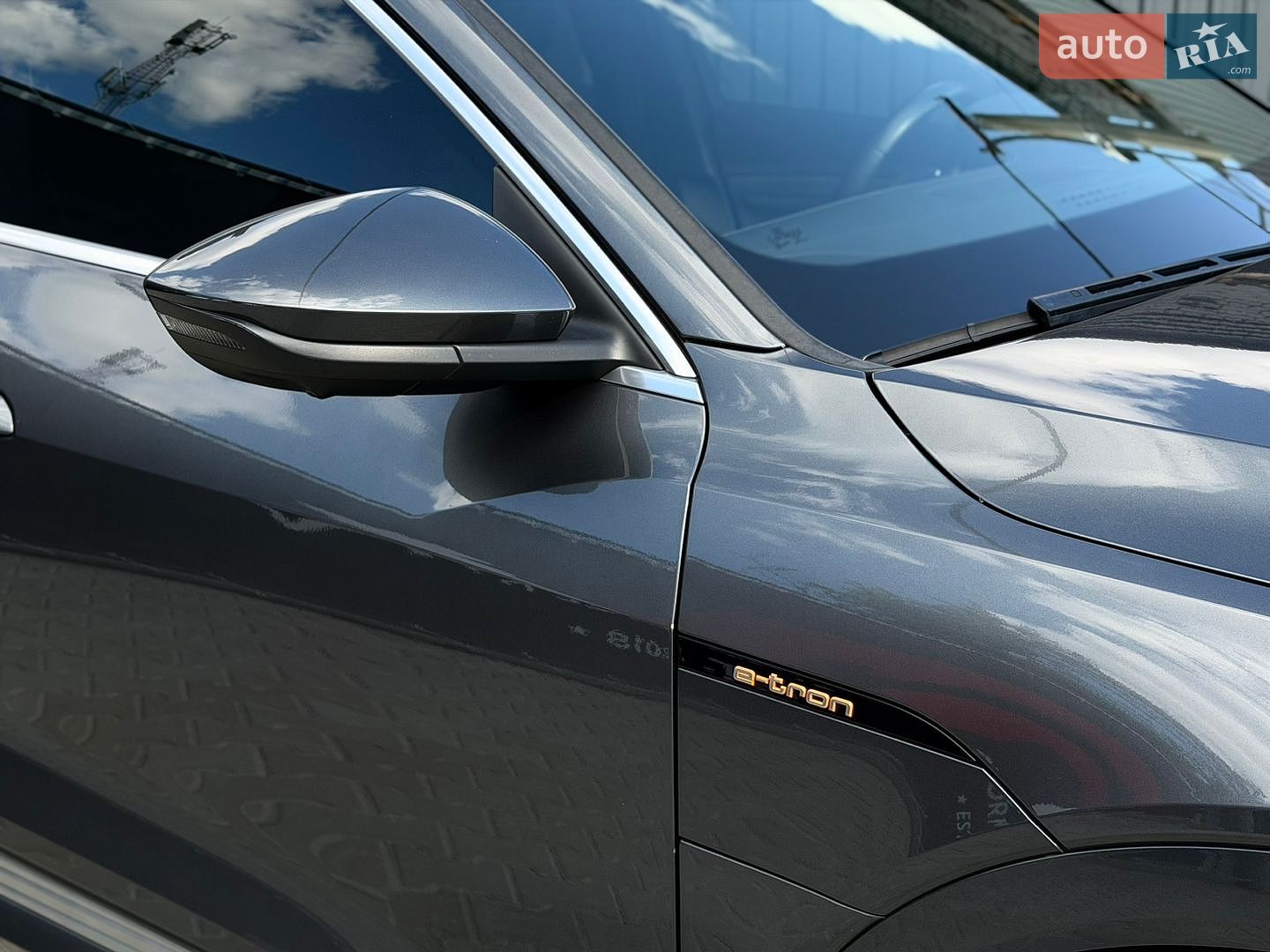 Audi e-tron 2019 VIN WA1VAAGE1KB005834 фото оголошення 4 з 42
