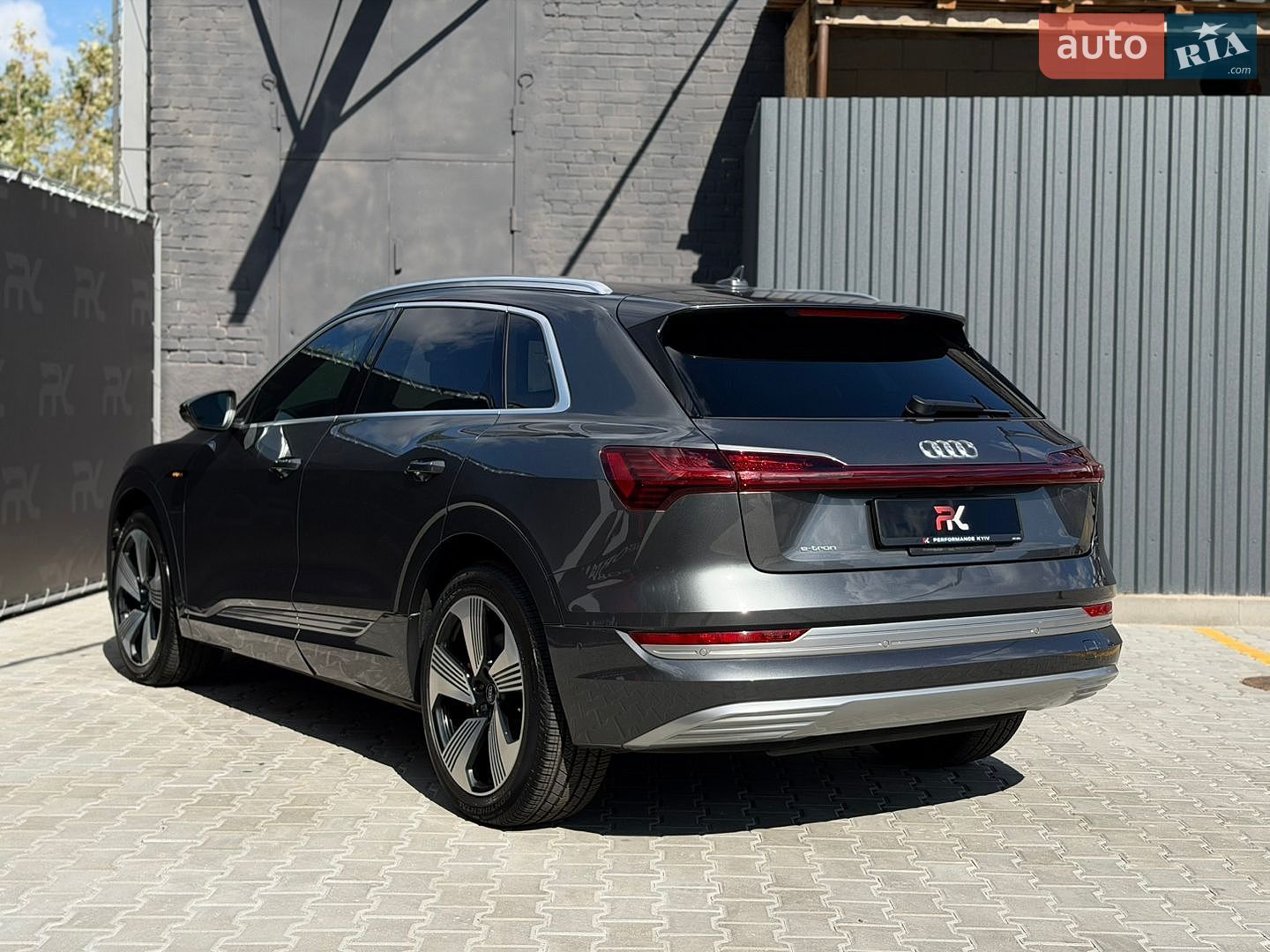 Audi e-tron 2019 VIN WA1VAAGE1KB005834 фото оголошення 6 з 42