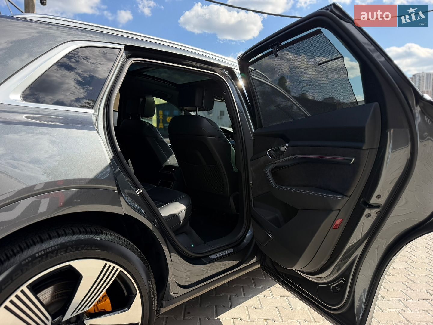 Audi e-tron 2019 VIN WA1VAAGE1KB005834 фото оголошення 12 з 42