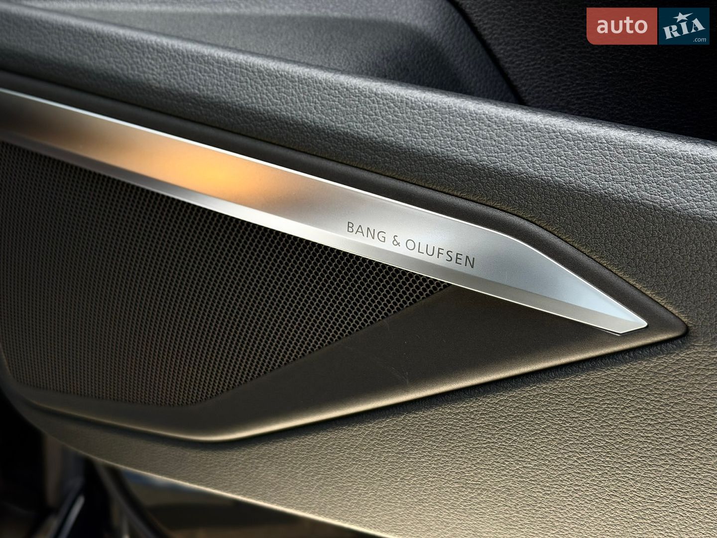 Audi e-tron 2019 VIN WA1VAAGE1KB005834 фото оголошення 27 з 42