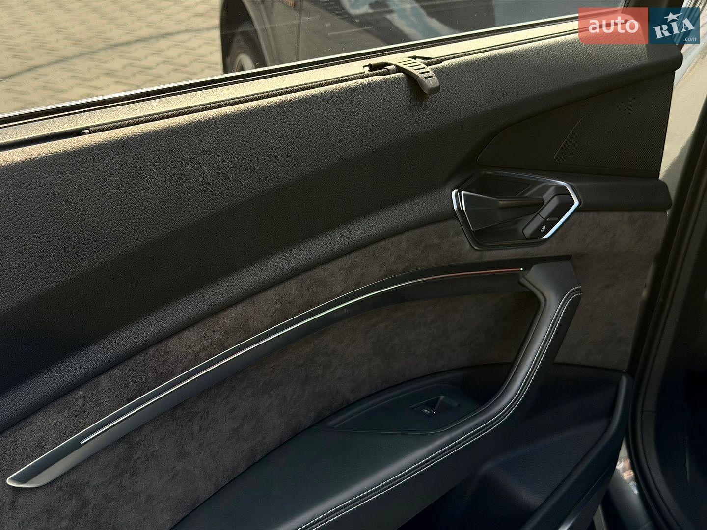 Audi e-tron 2019 VIN WA1VAAGE1KB005834 фото оголошення 29 з 42