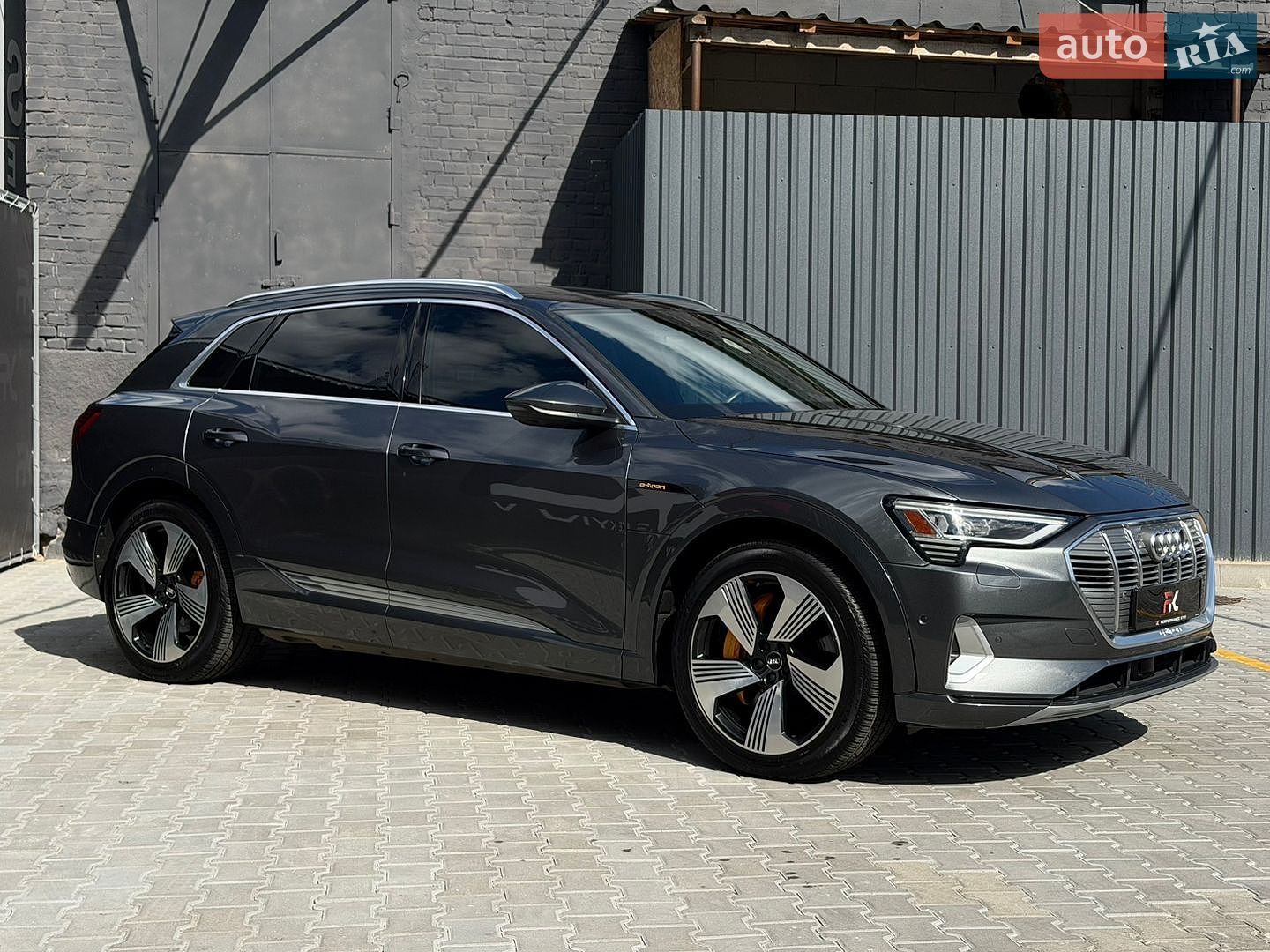 Audi e-tron 2019 VIN WA1VAAGE1KB005834 фото оголошення 3 з 42