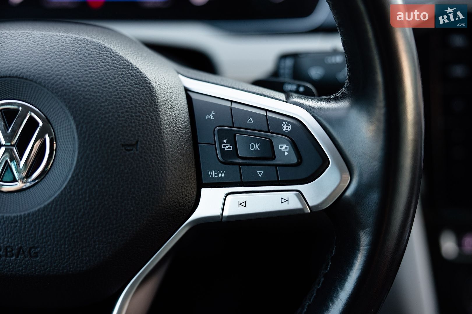 Volkswagen Passat 2020 VIN WVWZZZ3CZLE126040 фото оголошення 36 з 107