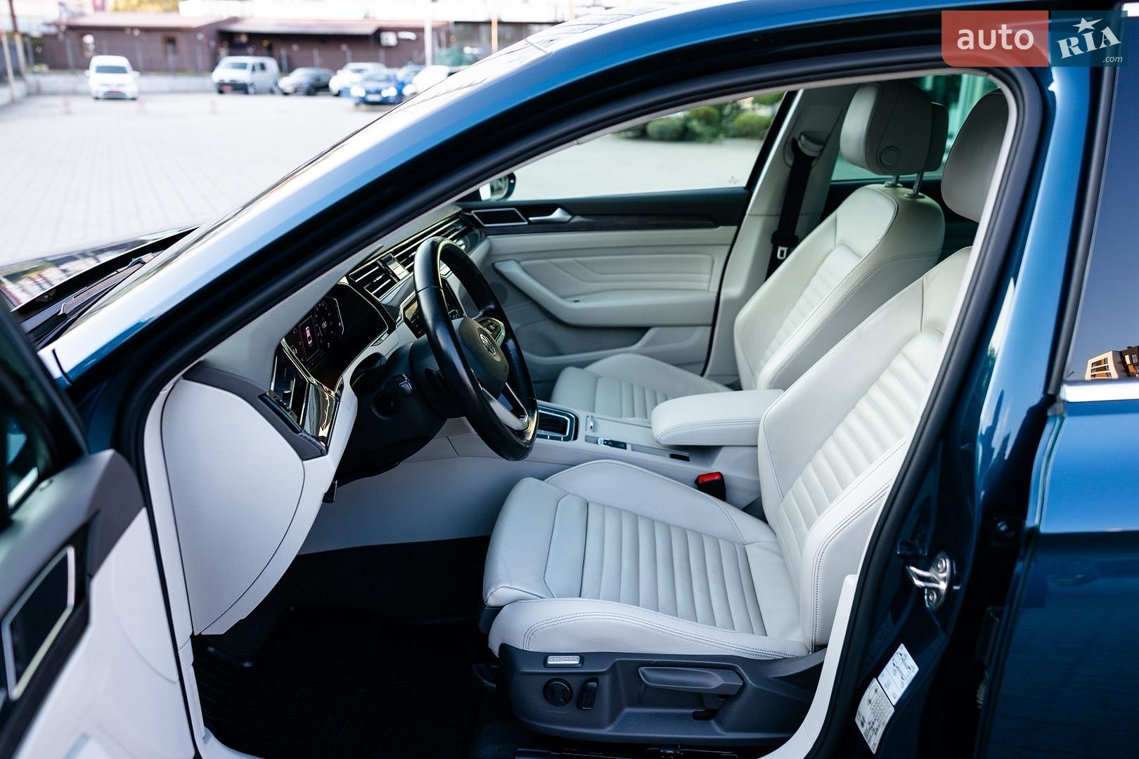 Volkswagen Passat 2020 VIN WVWZZZ3CZLE126040 фото оголошення 16 з 107