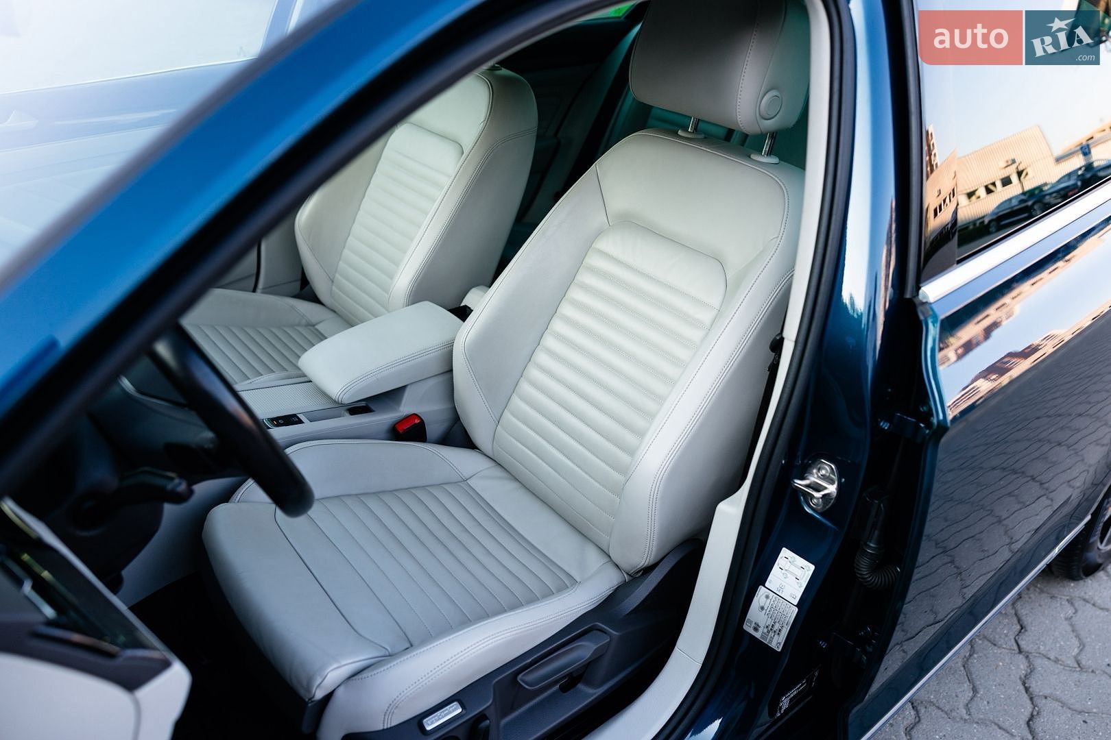 Volkswagen Passat 2020 VIN WVWZZZ3CZLE126040 фото оголошення 17 з 107