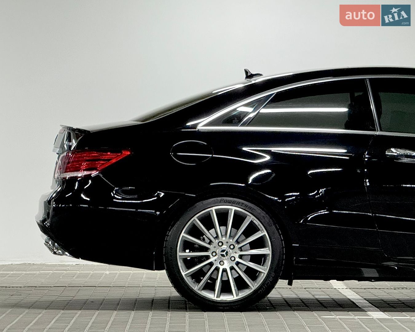 Mercedes-Benz E-Class 2016 VIN WDDKJ6HB7HF361903 фото оголошення 12 з 46