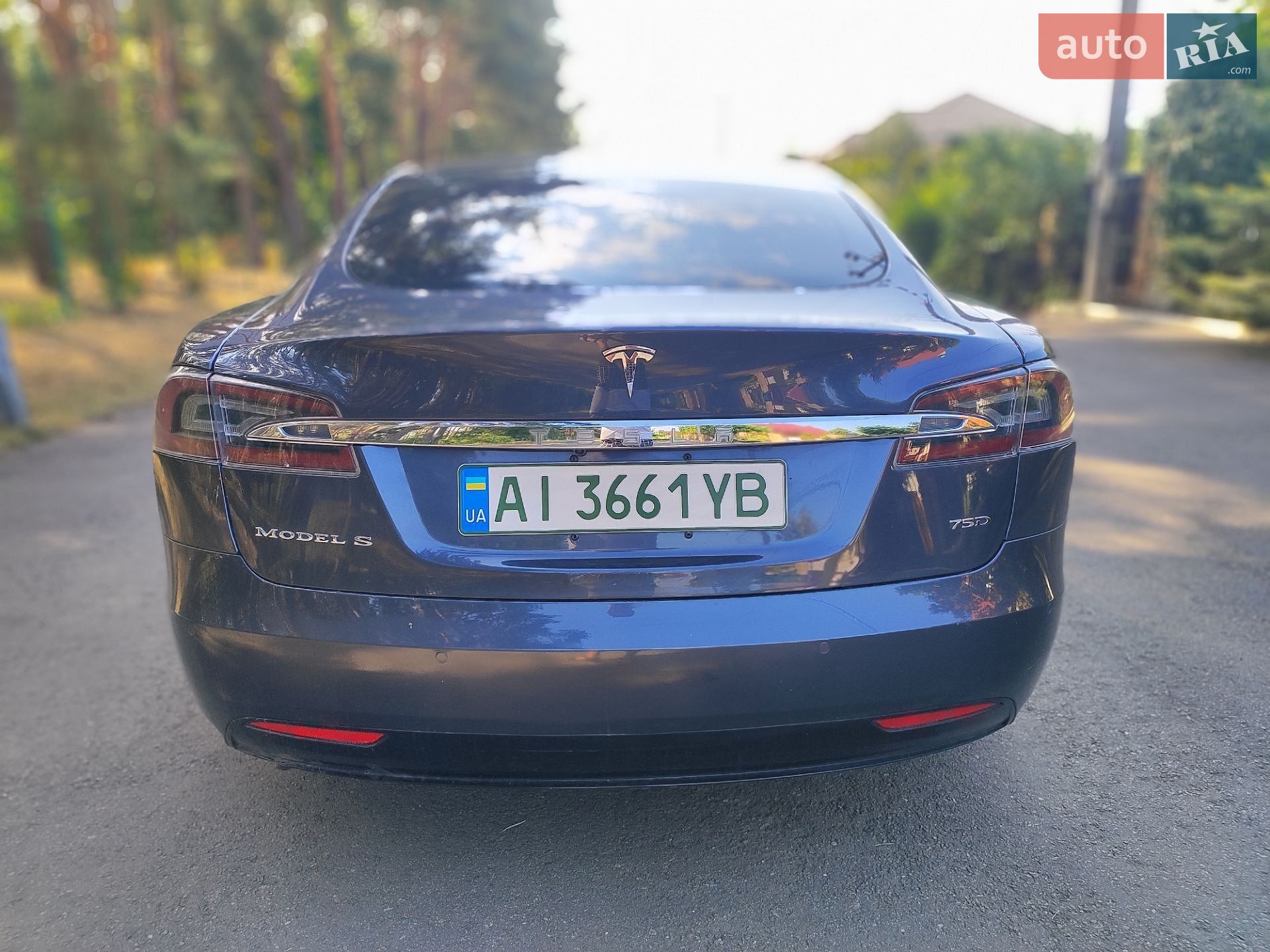 Tesla Model S 2018 VIN 5YJSA1E27JF240011 фото оголошення 4 з 16