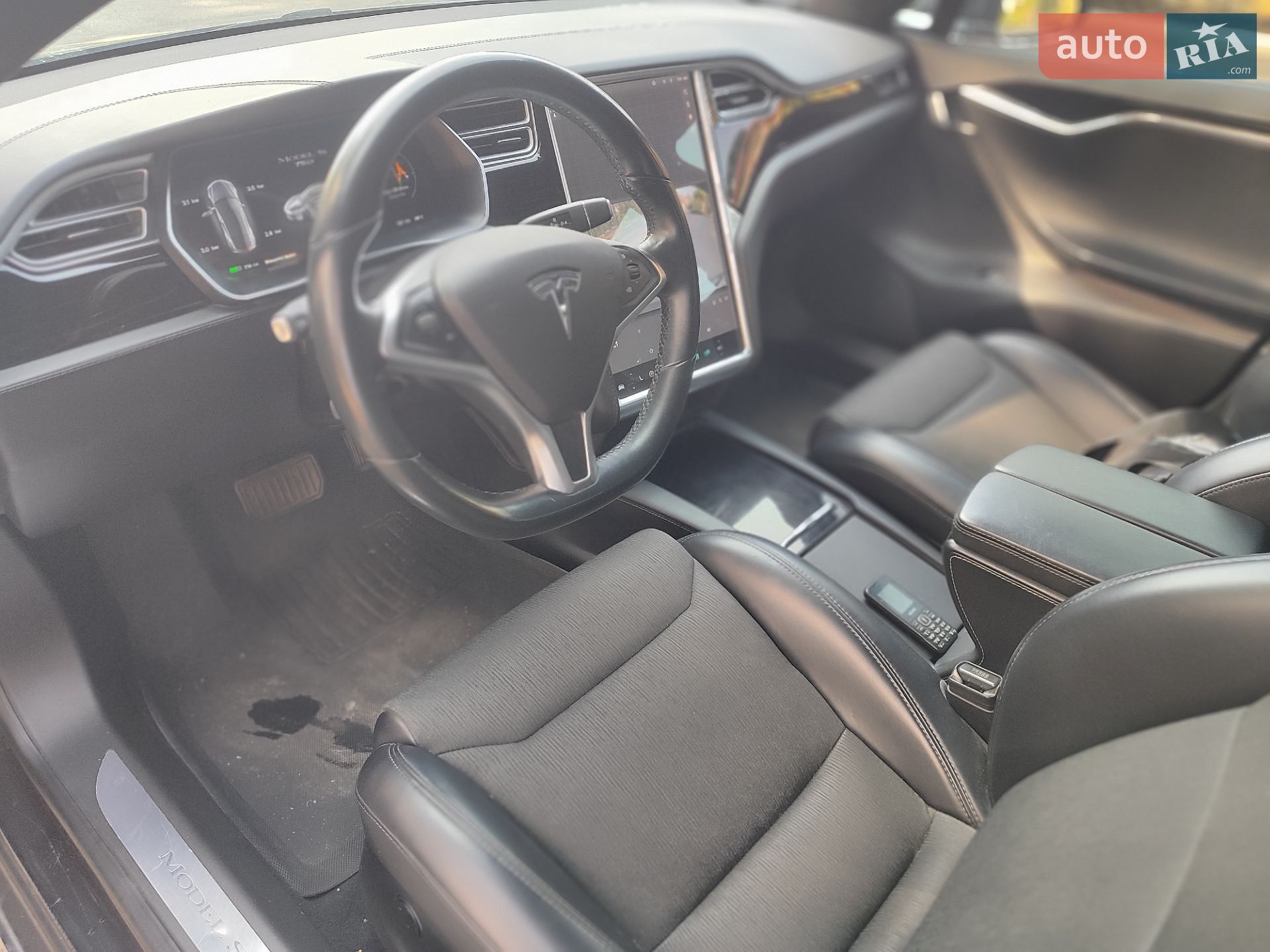 Tesla Model S 2018 VIN 5YJSA1E27JF240011 фото оголошення 7 з 16