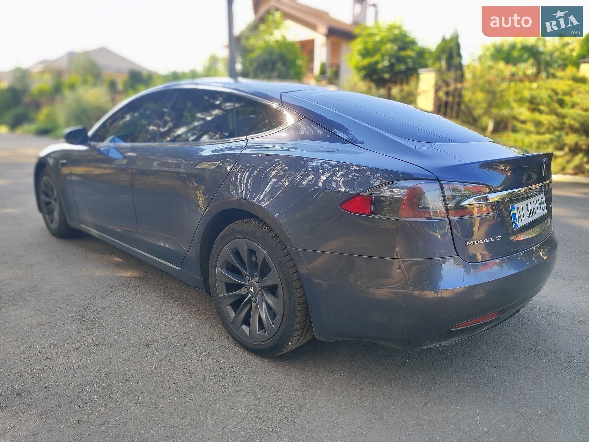 Tesla Model S 2018 VIN 5YJSA1E27JF240011 фото оголошення 5 з 16