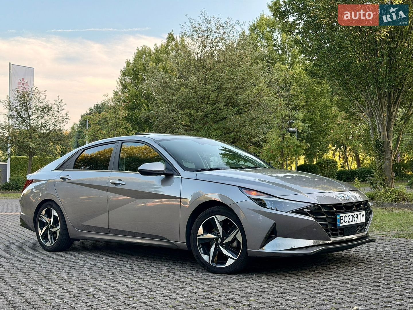 Hyundai Elantra 2023 VIN KMHLN4AJ2PU074032 фото оголошення 4 з 41