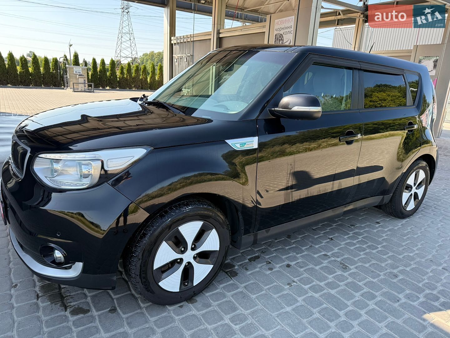 Kia Soul 2018 VIN KNAJX81EFJ7035029 фото оголошення 3 з 89
