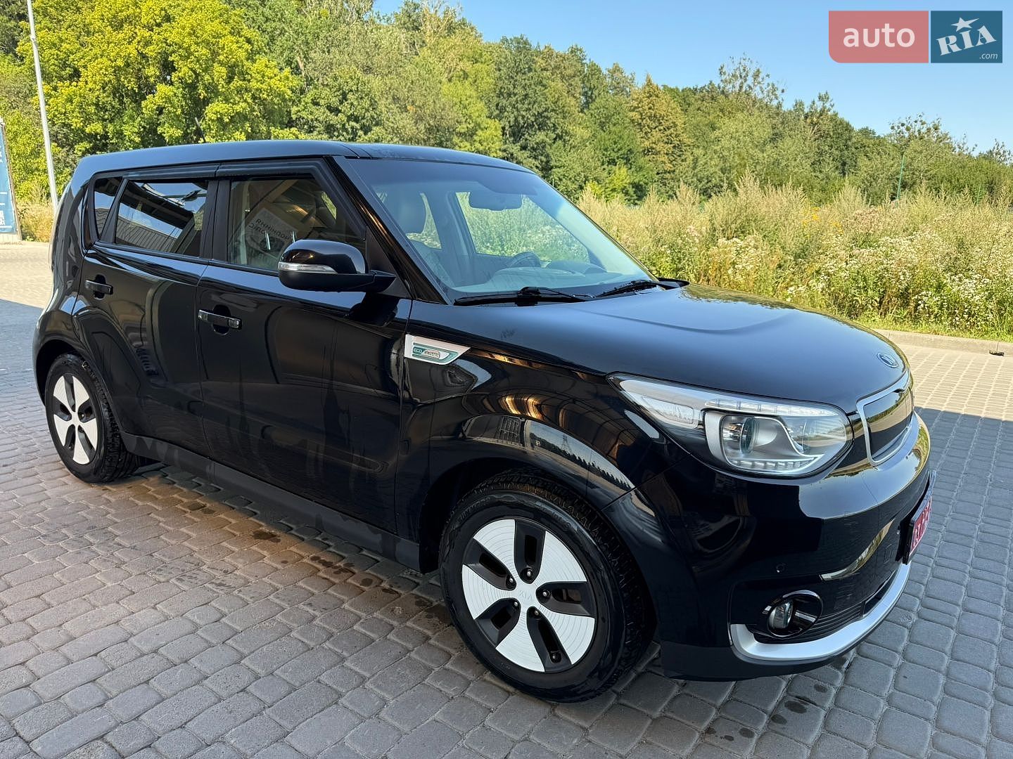 Kia Soul 2018 VIN KNAJX81EFJ7035029 фото оголошення 9 з 89