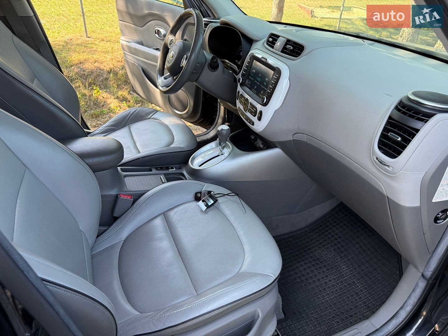 Kia Soul 2018 VIN KNAJX81EFJ7035029 фото оголошення 33 з 89
