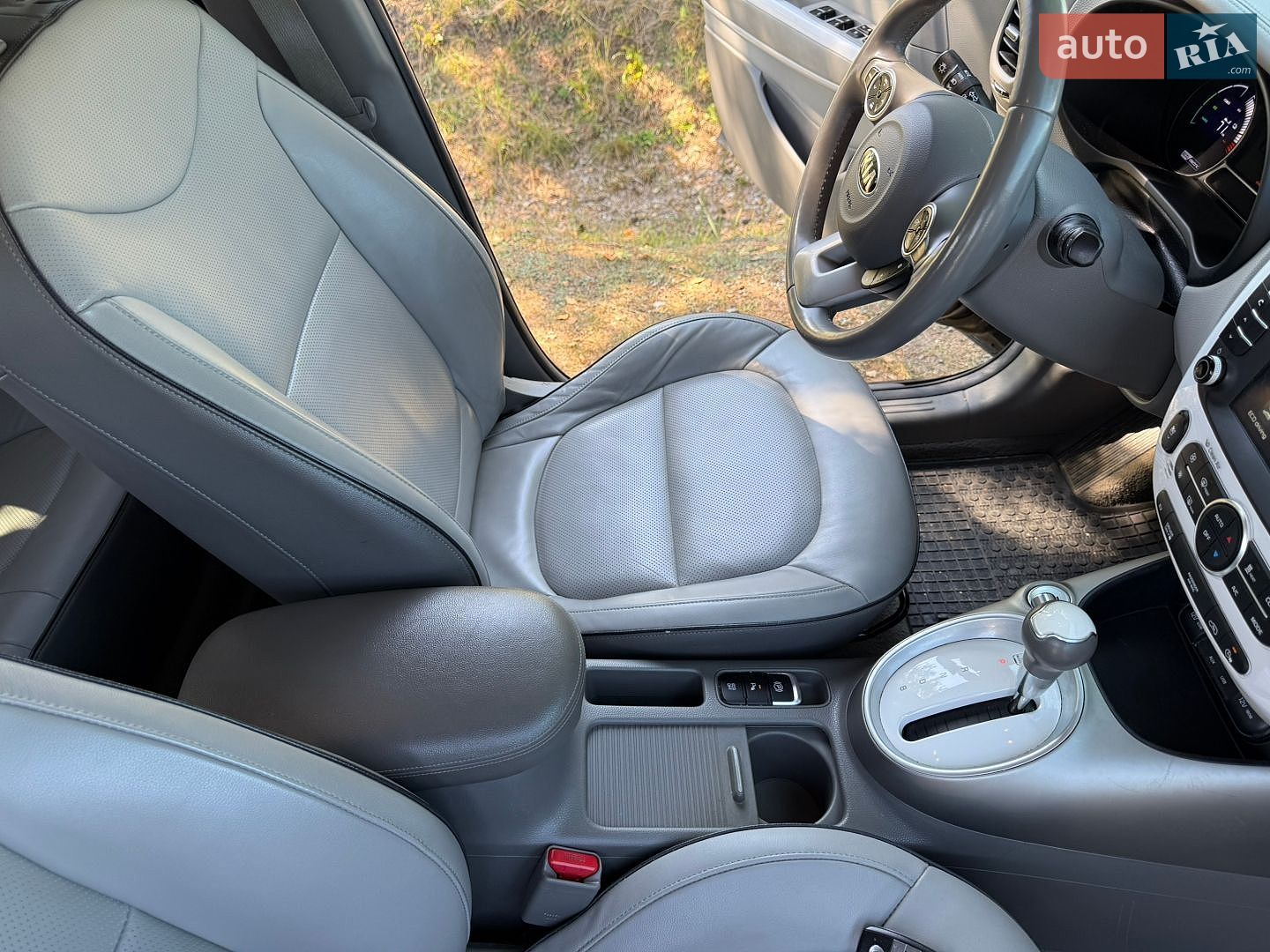 Kia Soul 2018 VIN KNAJX81EFJ7035029 фото оголошення 35 з 89