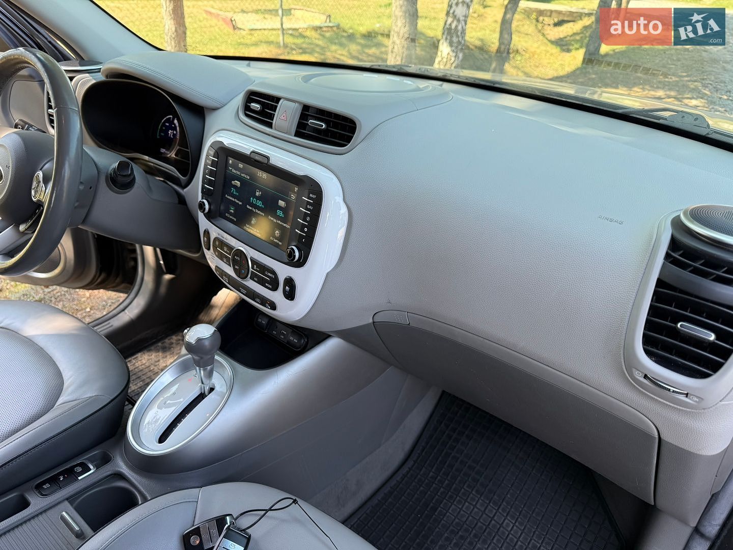 Kia Soul 2018 VIN KNAJX81EFJ7035029 фото оголошення 37 з 89