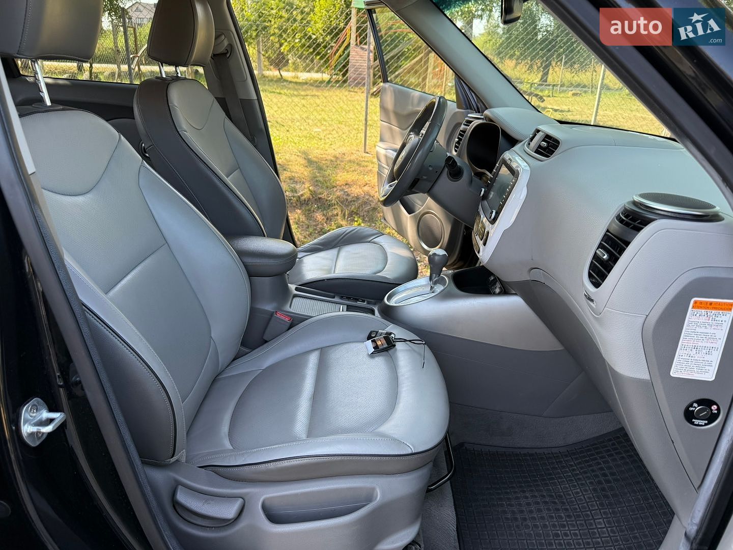 Kia Soul 2018 VIN KNAJX81EFJ7035029 фото оголошення 39 з 89