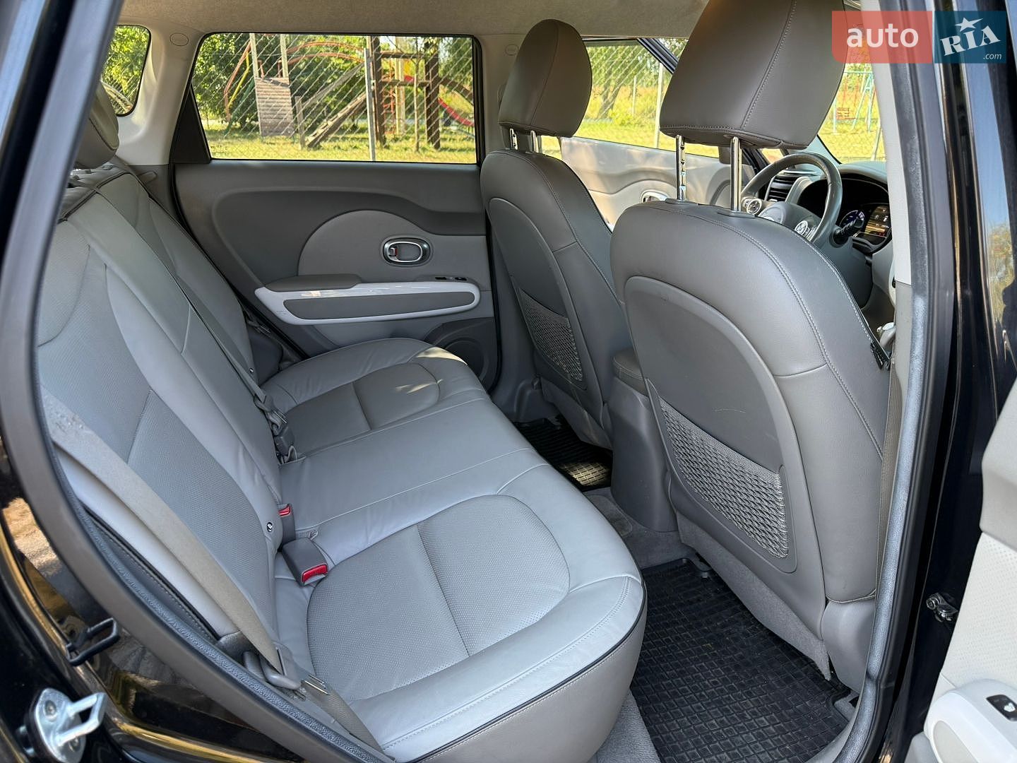 Kia Soul 2018 VIN KNAJX81EFJ7035029 фото оголошення 43 з 89