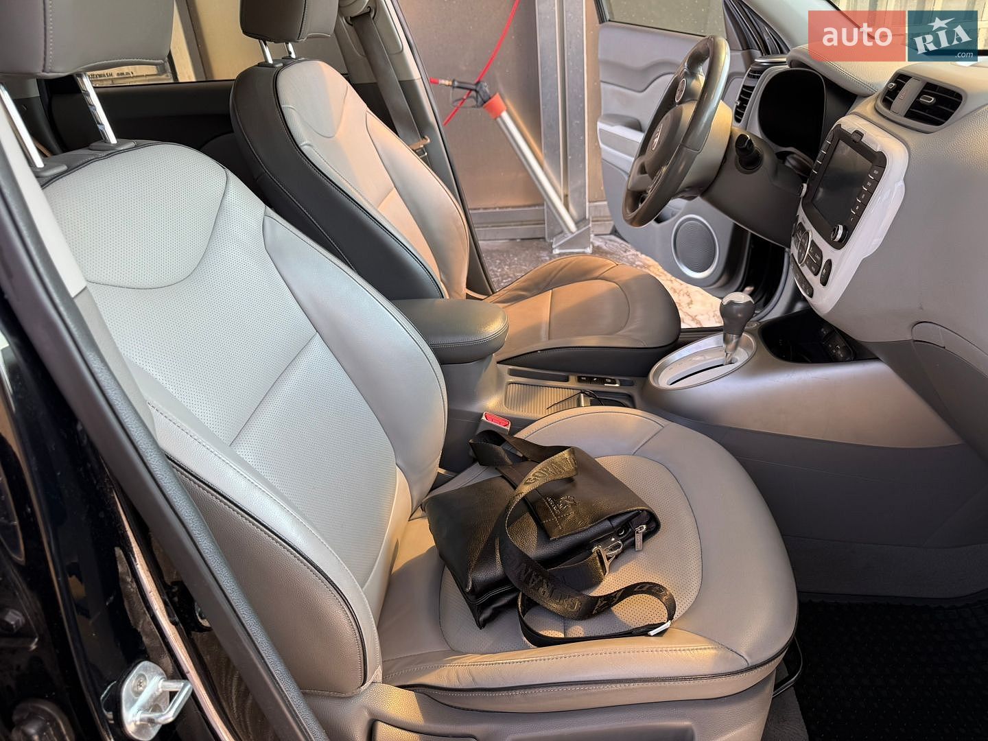 Kia Soul 2018 VIN KNAJX81EFJ7035029 фото оголошення 53 з 89